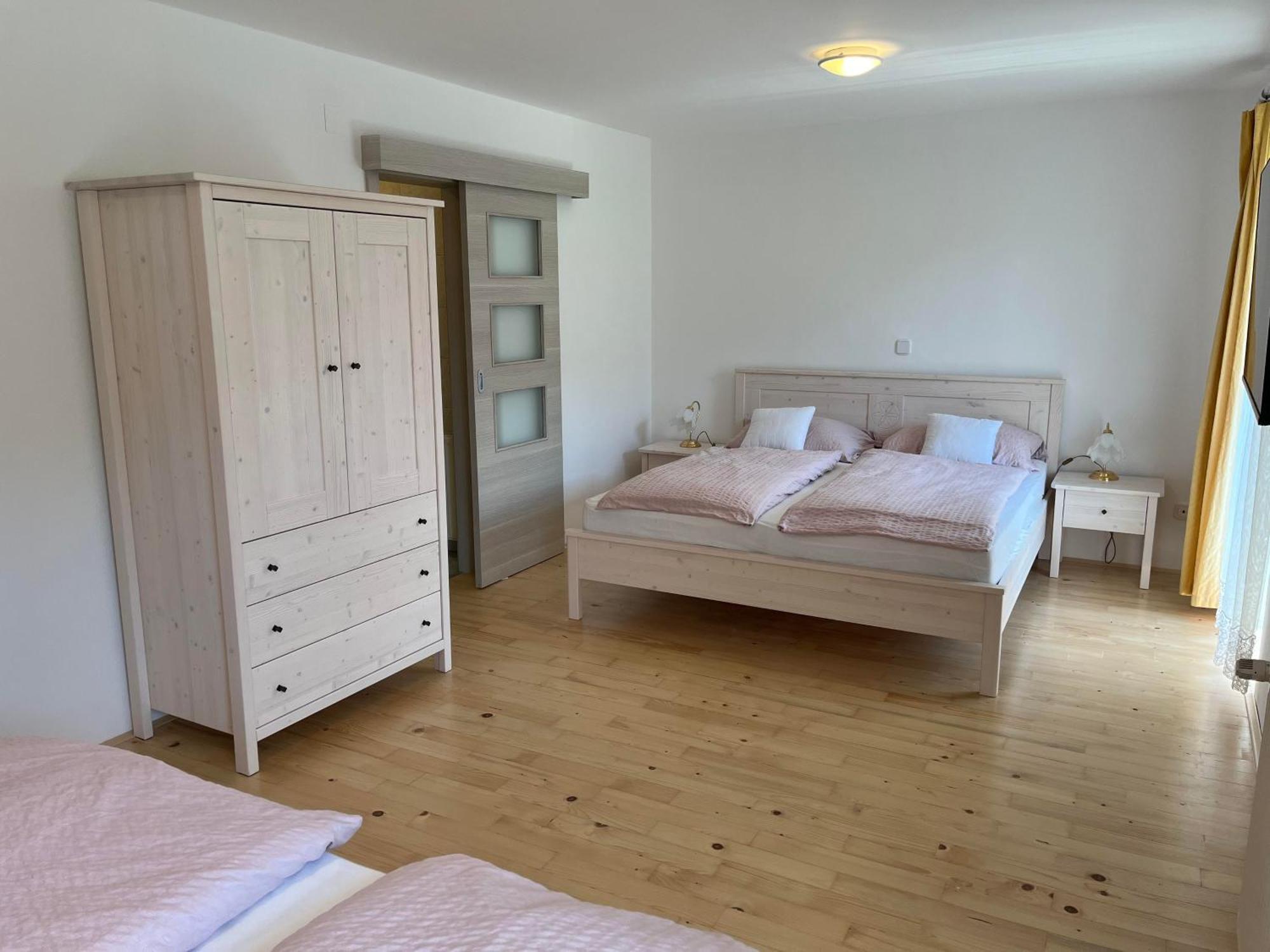 Rooms Hrominc เบลด ภายนอก รูปภาพ