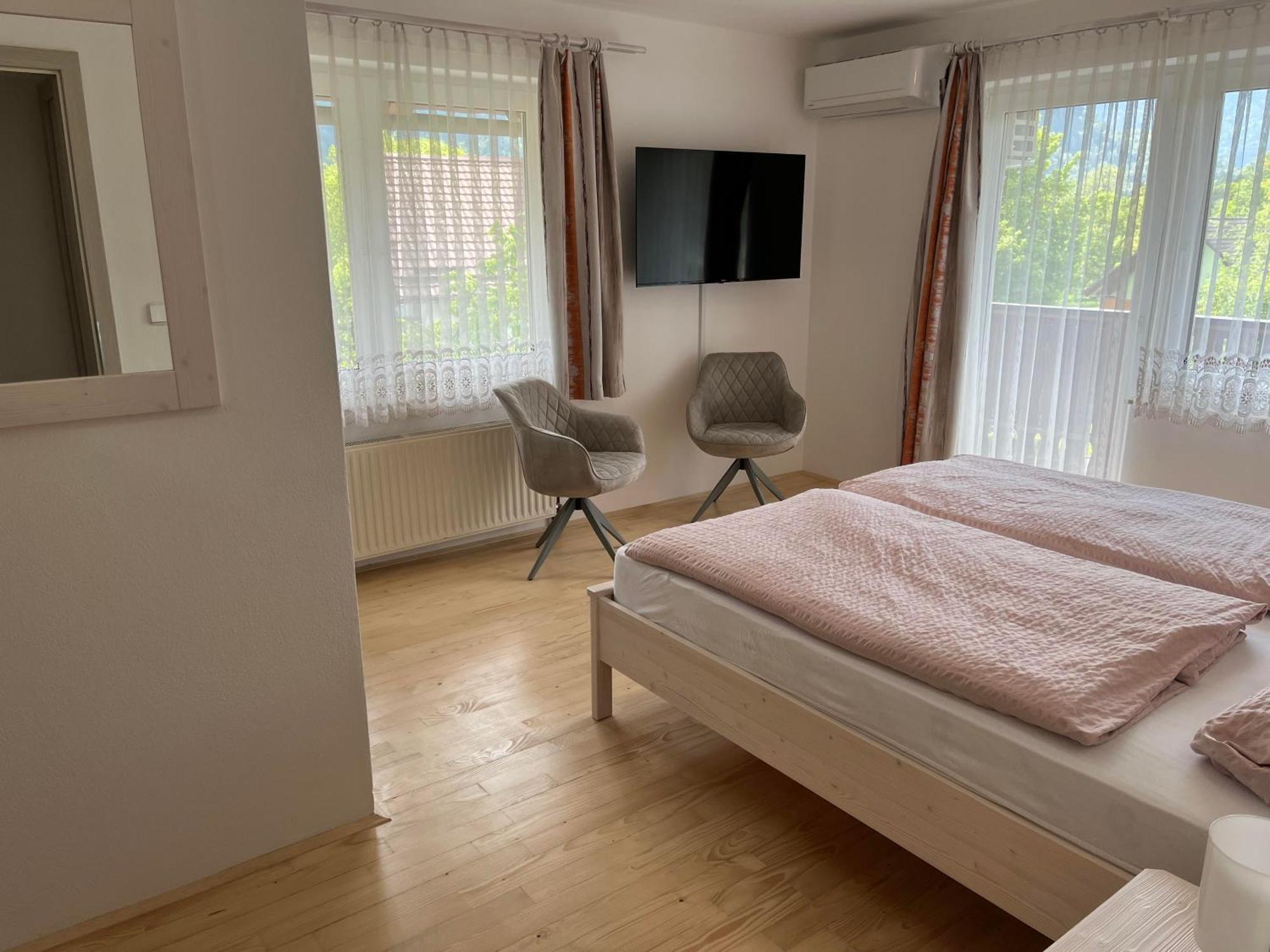 Rooms Hrominc เบลด ภายนอก รูปภาพ