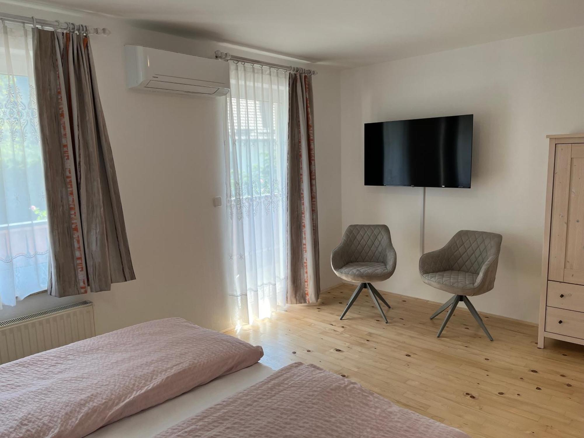Rooms Hrominc เบลด ภายนอก รูปภาพ