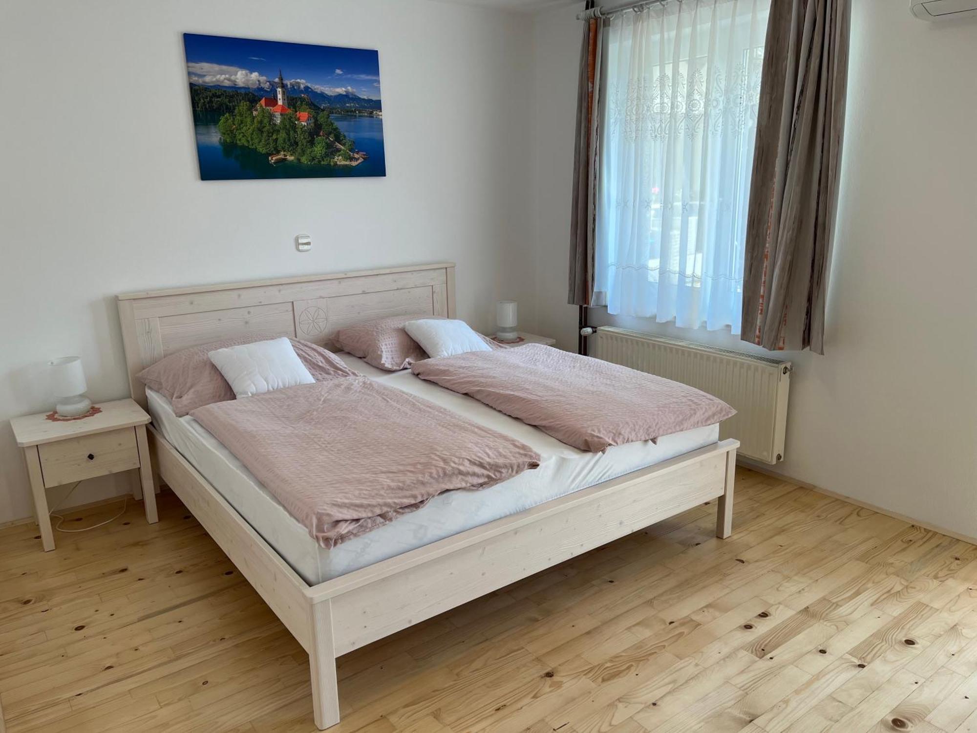 Rooms Hrominc เบลด ภายนอก รูปภาพ
