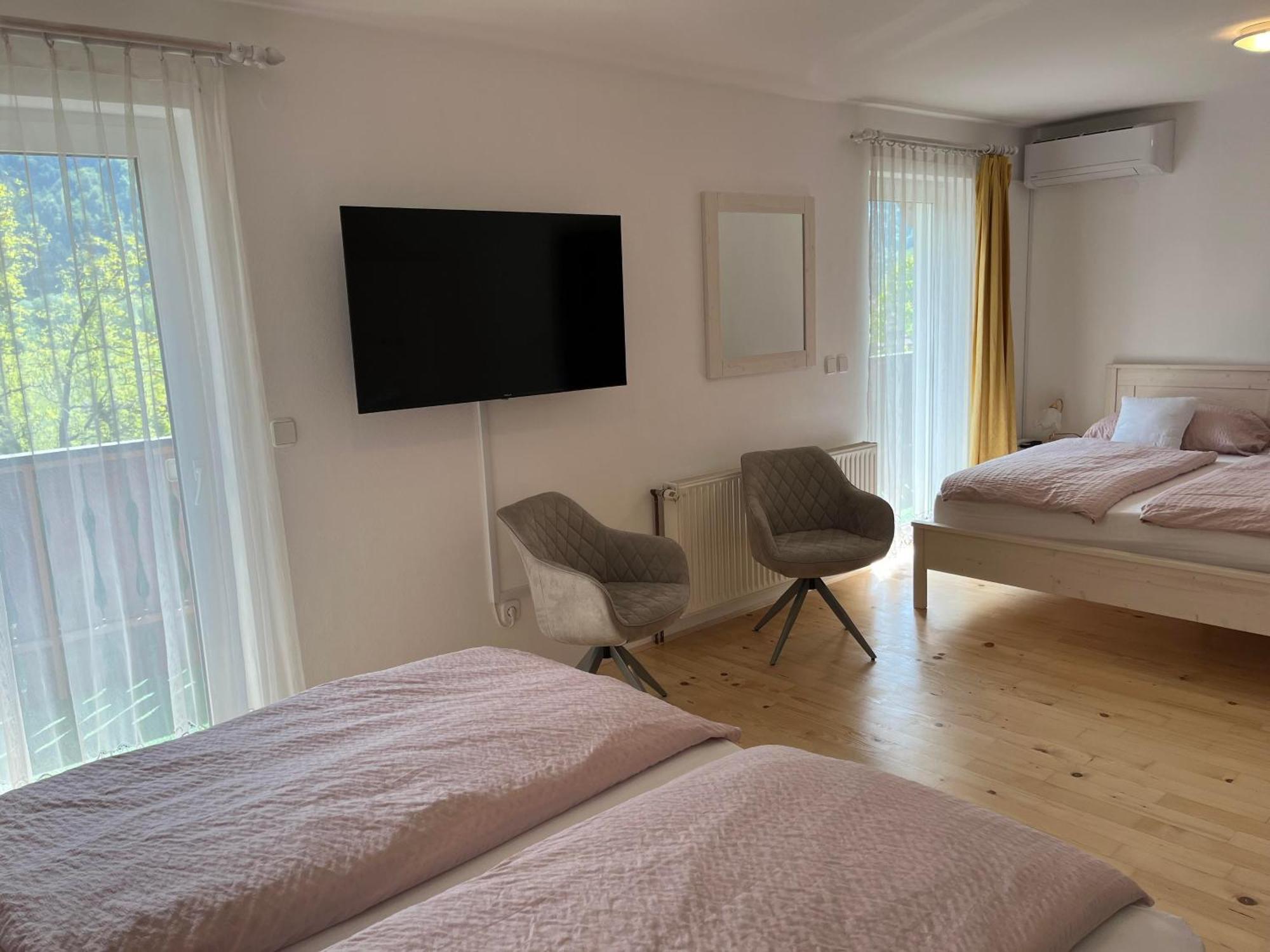 Rooms Hrominc เบลด ภายนอก รูปภาพ